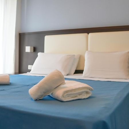 Hotel Lido Alba Adriatica Kültér fotó