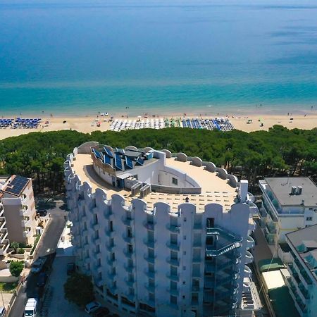 Hotel Lido Alba Adriatica Kültér fotó