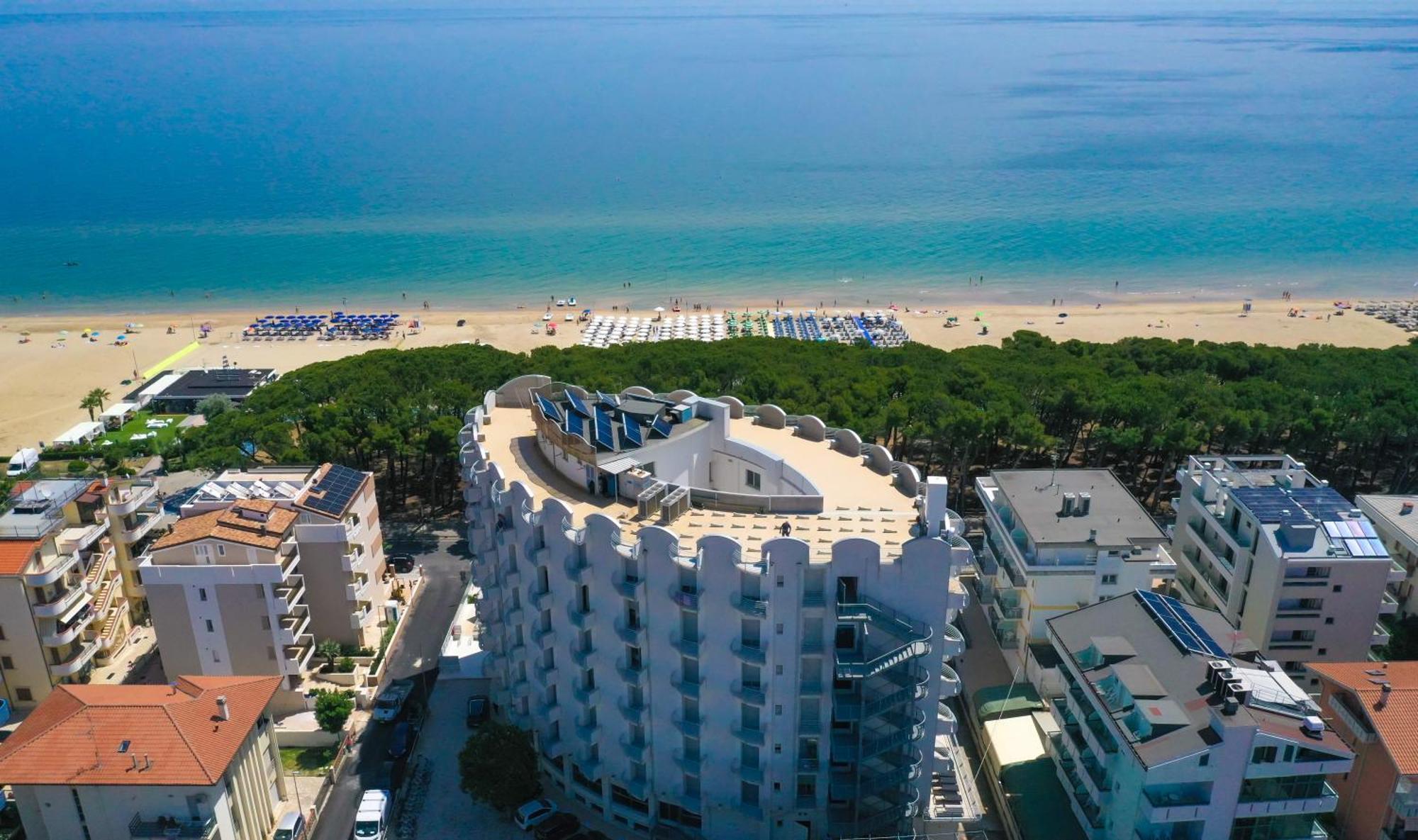 Hotel Lido Alba Adriatica Kültér fotó