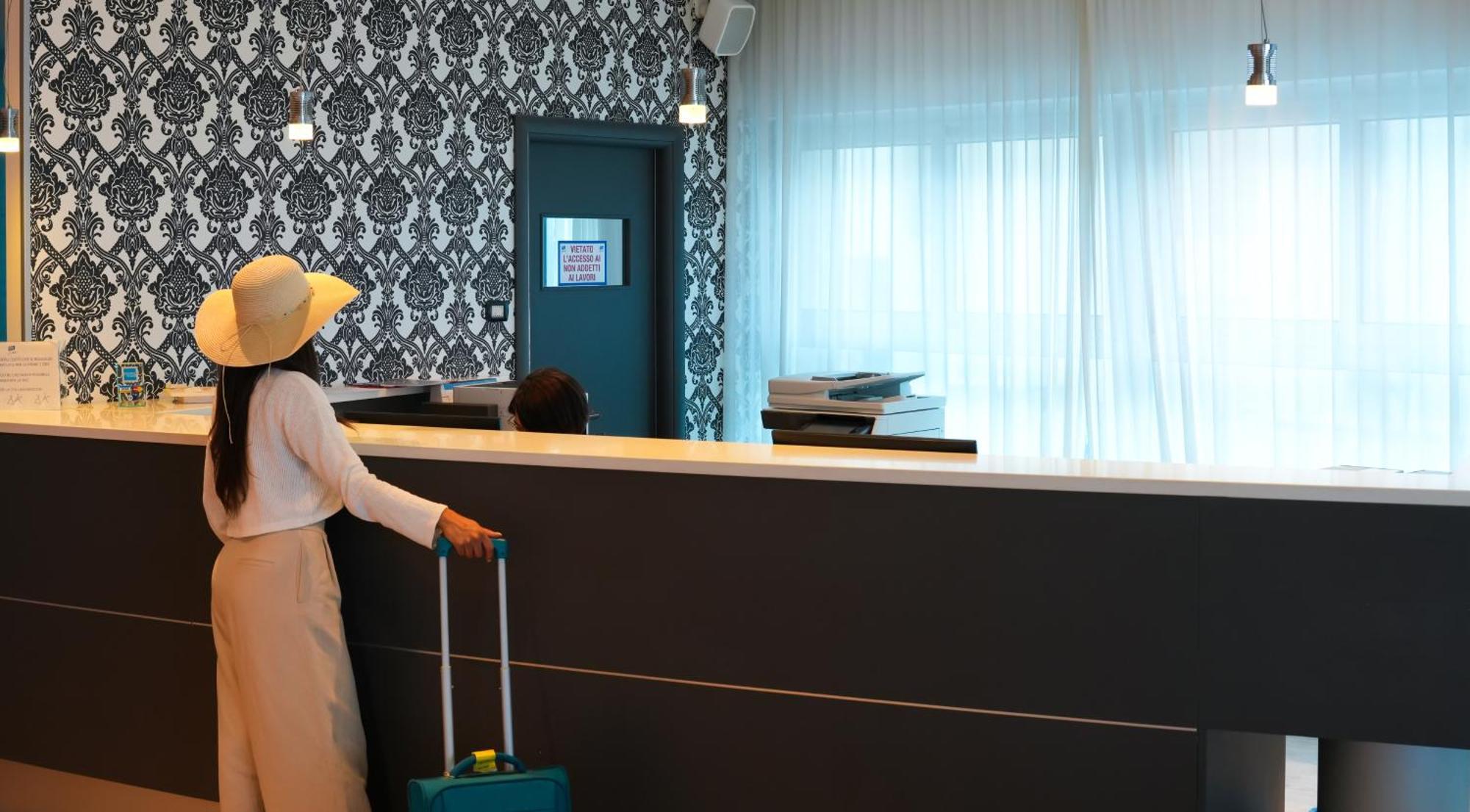 Hotel Lido Alba Adriatica Kültér fotó