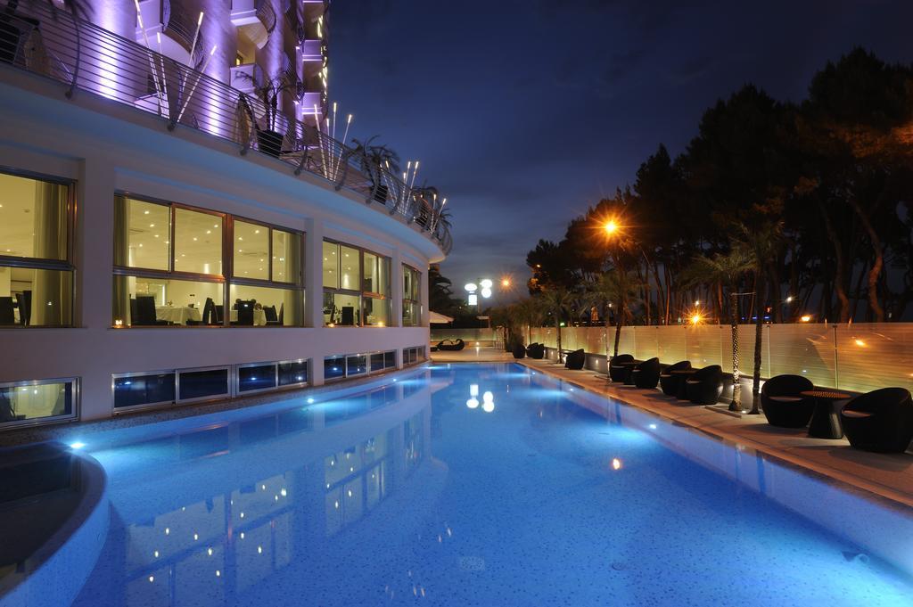 Hotel Lido Alba Adriatica Kültér fotó
