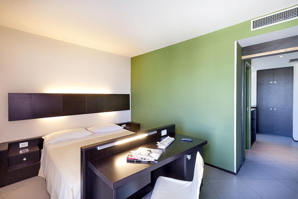 Hotel Lido Alba Adriatica Szoba fotó