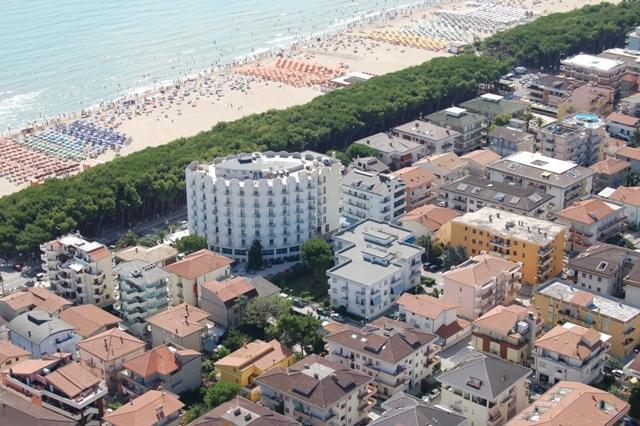 Hotel Lido Alba Adriatica Kültér fotó