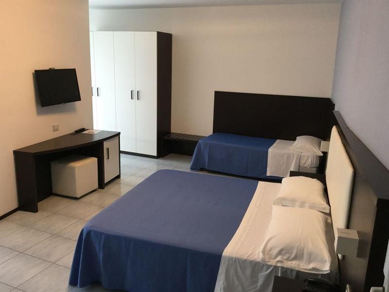 Hotel Lido Alba Adriatica Kültér fotó